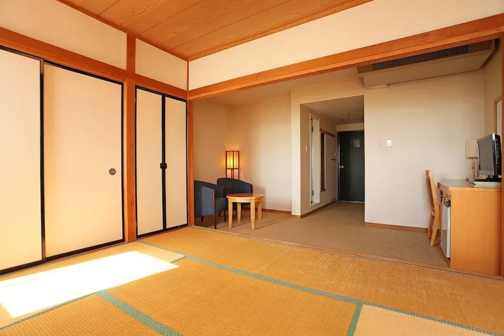 OYO 44580 Hotel Sunshine