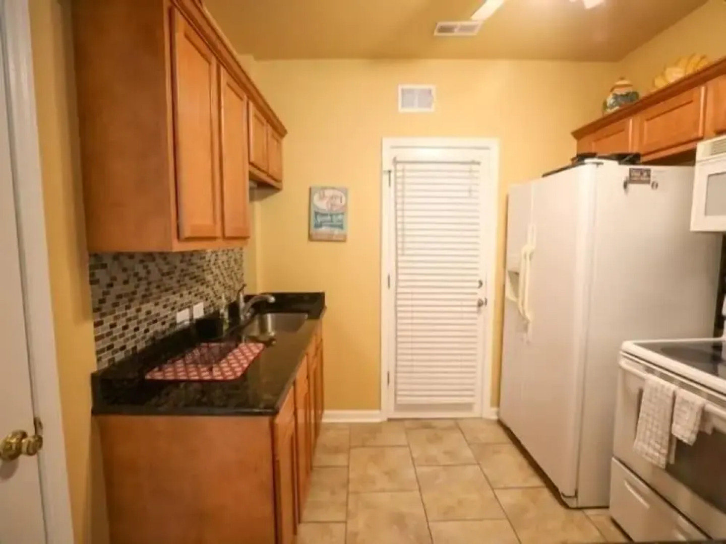 Atlantis Blue - Relaxing Beach Getaway Home Directly Across The Street From Beach Access! 5 Bedroom Home by RedAwning