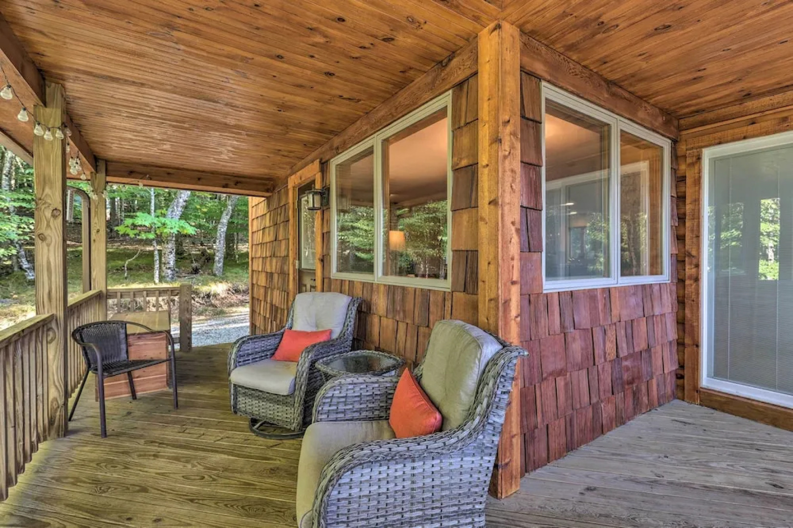 2 Mi to Beech Mtn Resort: Cabin w/ Deck & Grill!