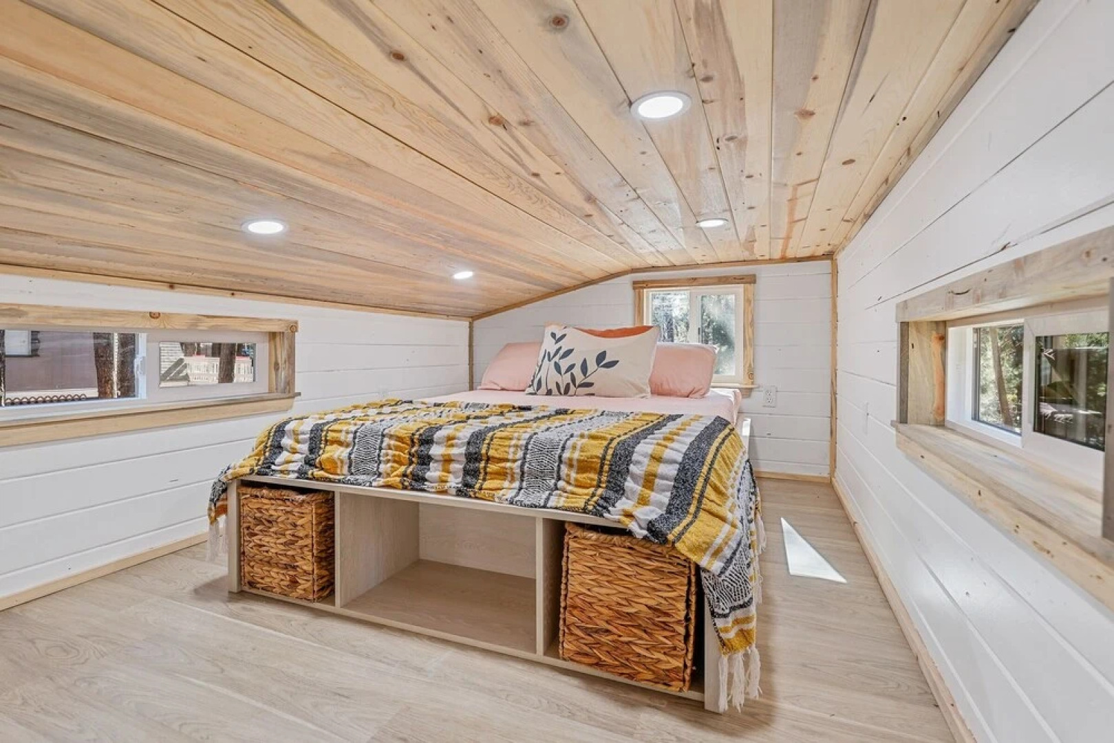 Tiny House! Quiet, Pine Trees, Private, Close to Grand Canyon, Sedona, Oak Creek Just off I17 by Redawning