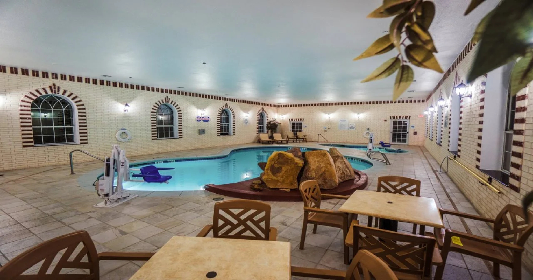 Holiday Inn Express & Suites Pampa by IHG