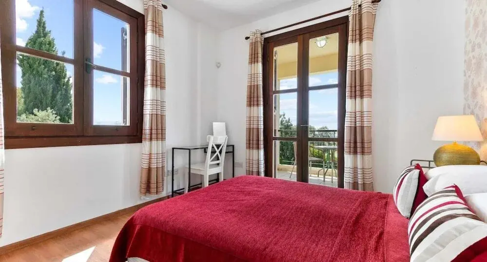 3 bedroom Villa Tala with private pool and sunset views, Aphrodite Hills Resort