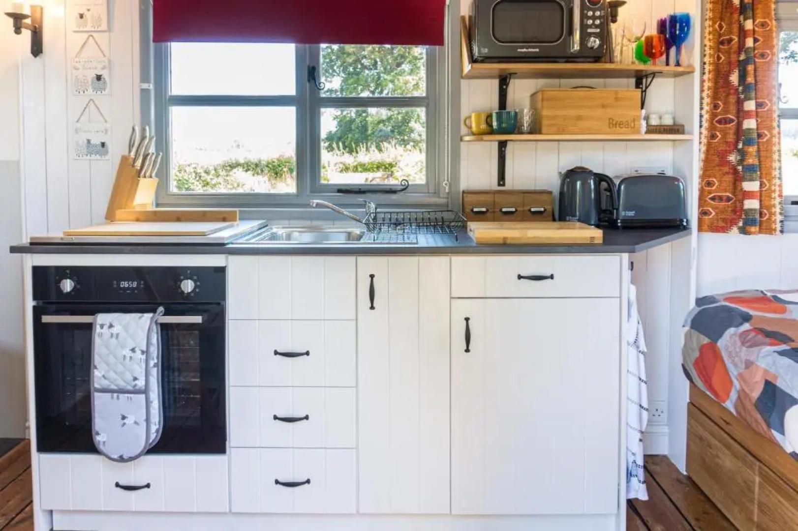 The Hideaway Hut - 1 Bed Shepherds Hut - Dodmarsh