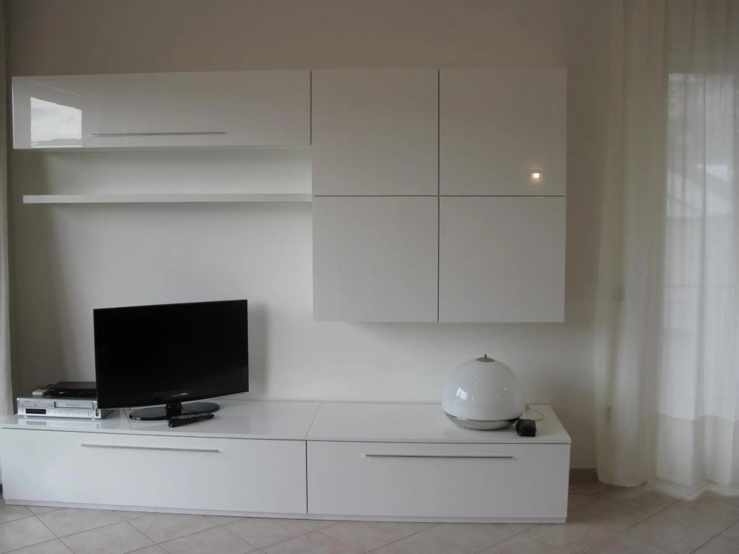 Silky House with Private Parking