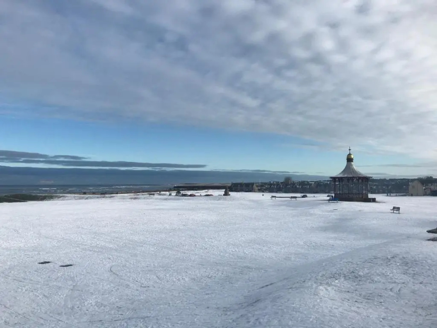 The Duplex Nairn- Spacious 3 Bedroom with sunny balcony