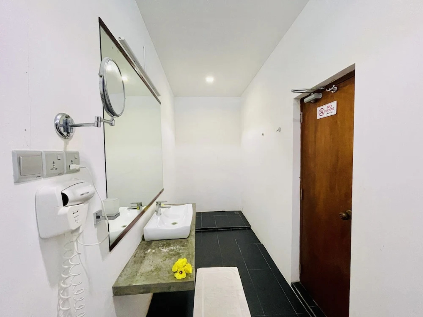 Madi Finolhu Guesthouse