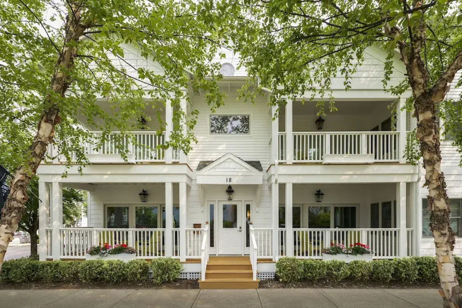 The Neighborhood Hotel-New Buffalo