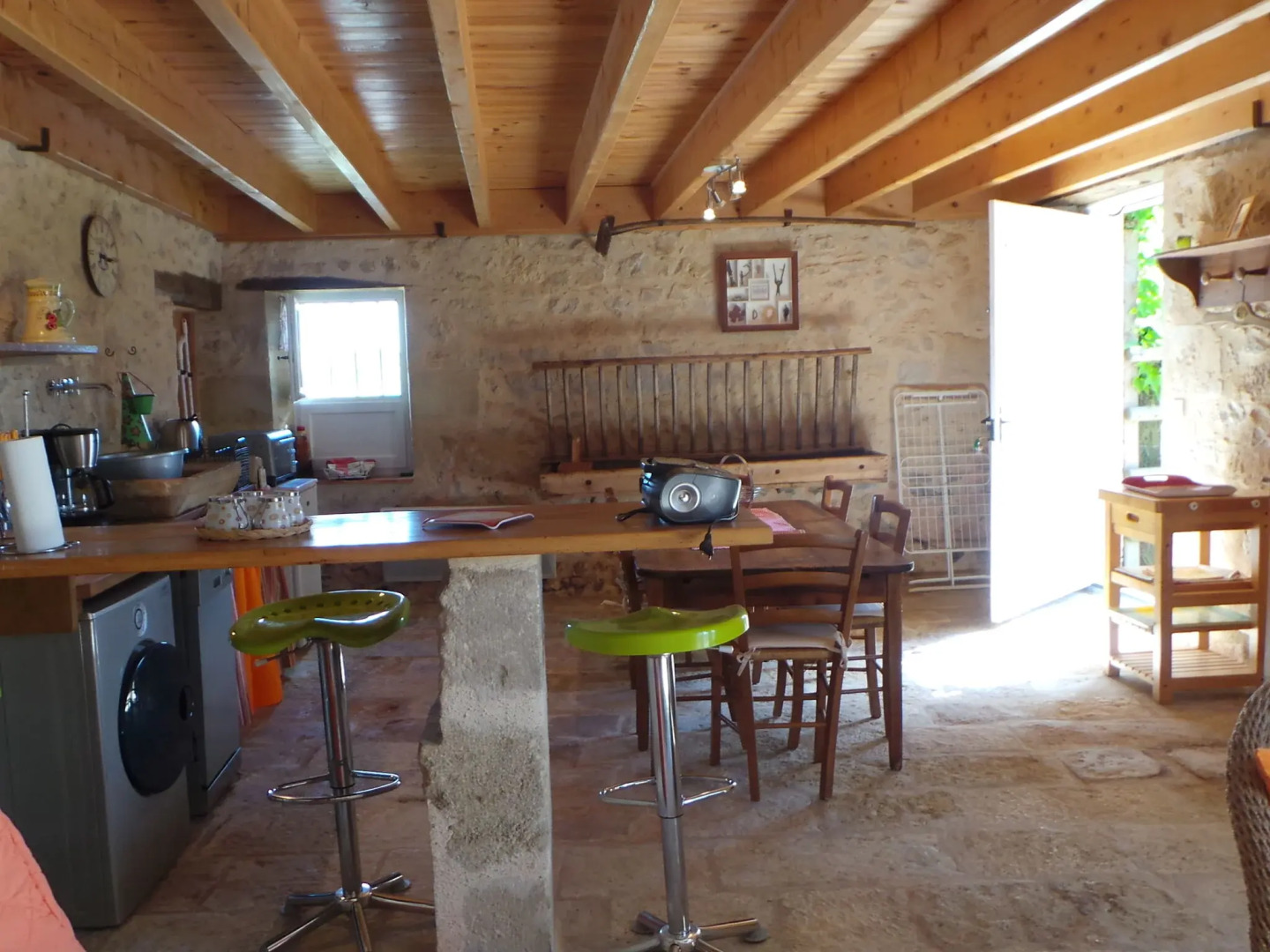 Stone House in a Vineyard, With Swimming Pool, Near Bordeaux