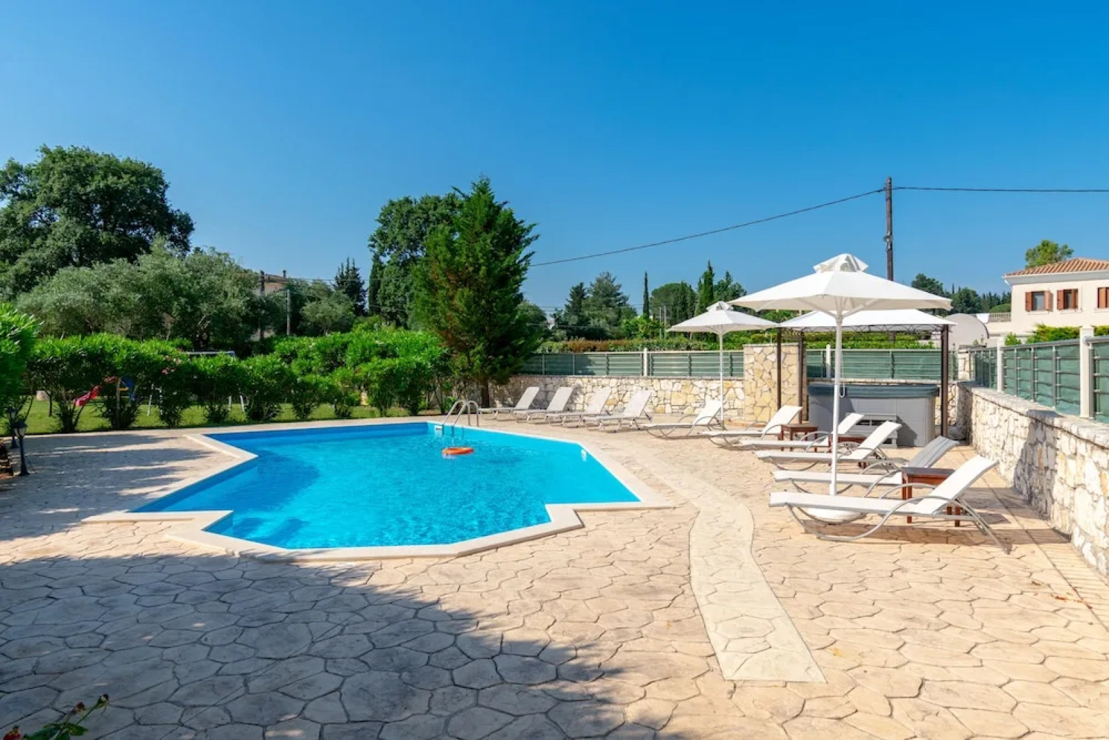 Villa Leo 2 , Dassia