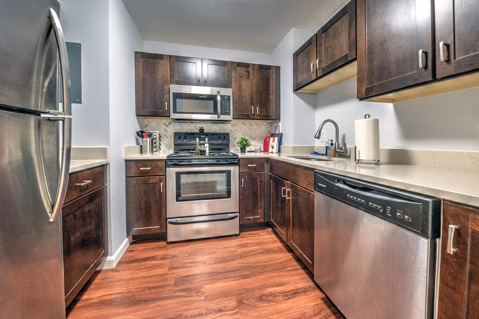 Outstanding Upgraded Luxury Apt!