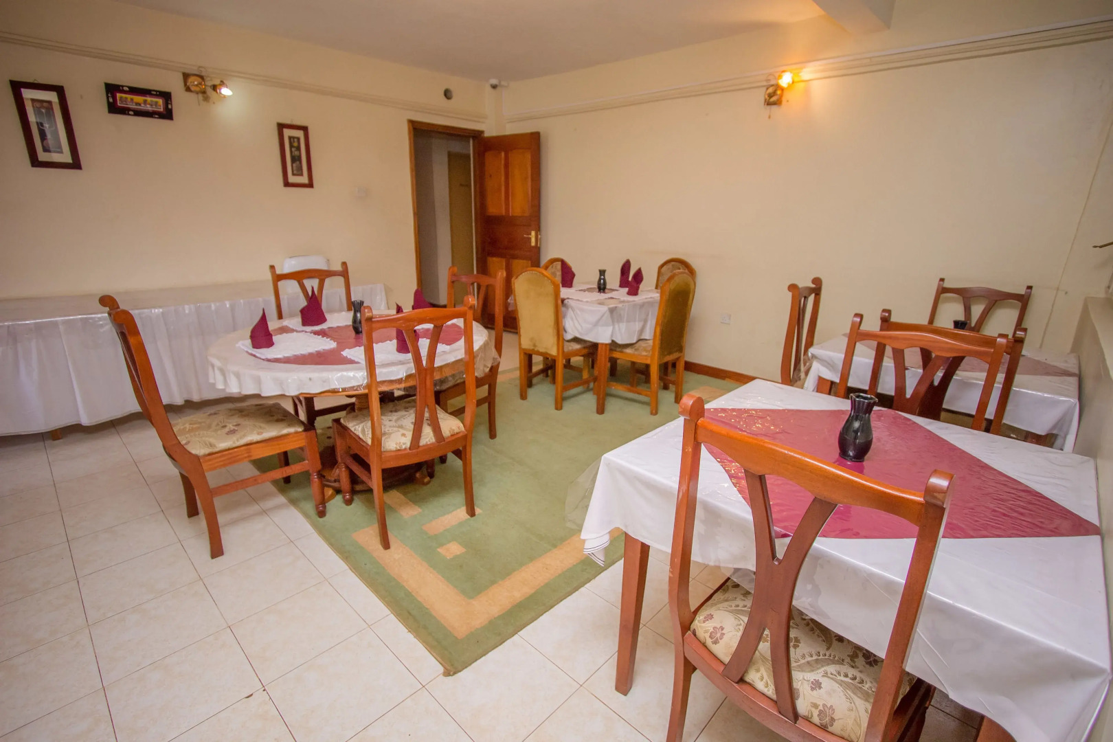 Ivys Inn Guest House