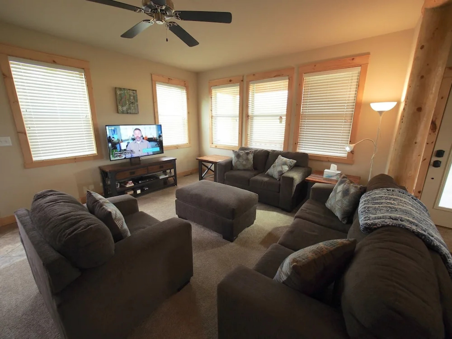 12907 Nathrop - 4 Bedroom Cabin