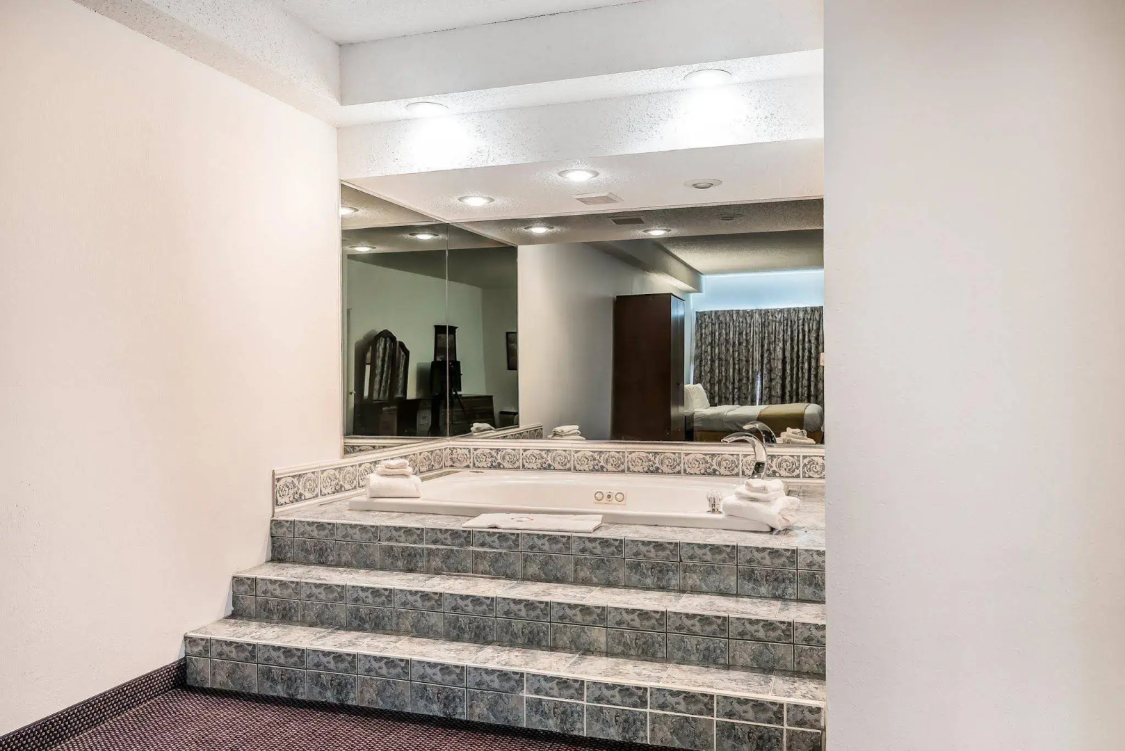 Quality Inn & Suites Albany Airport