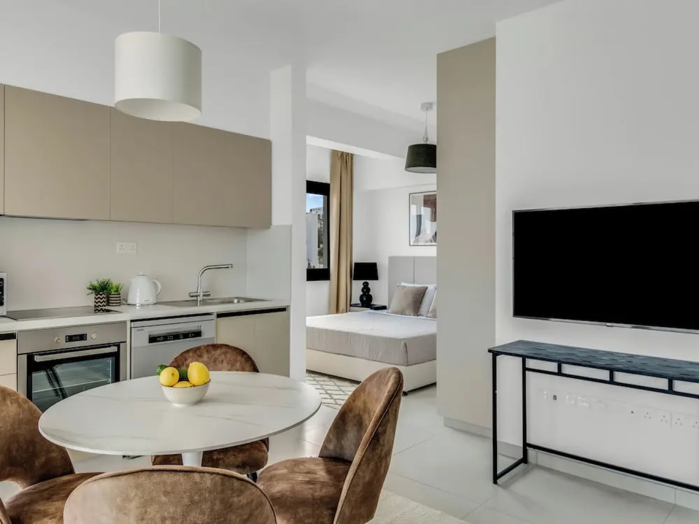 Sanders Elgio - Adorable studio With Balcony