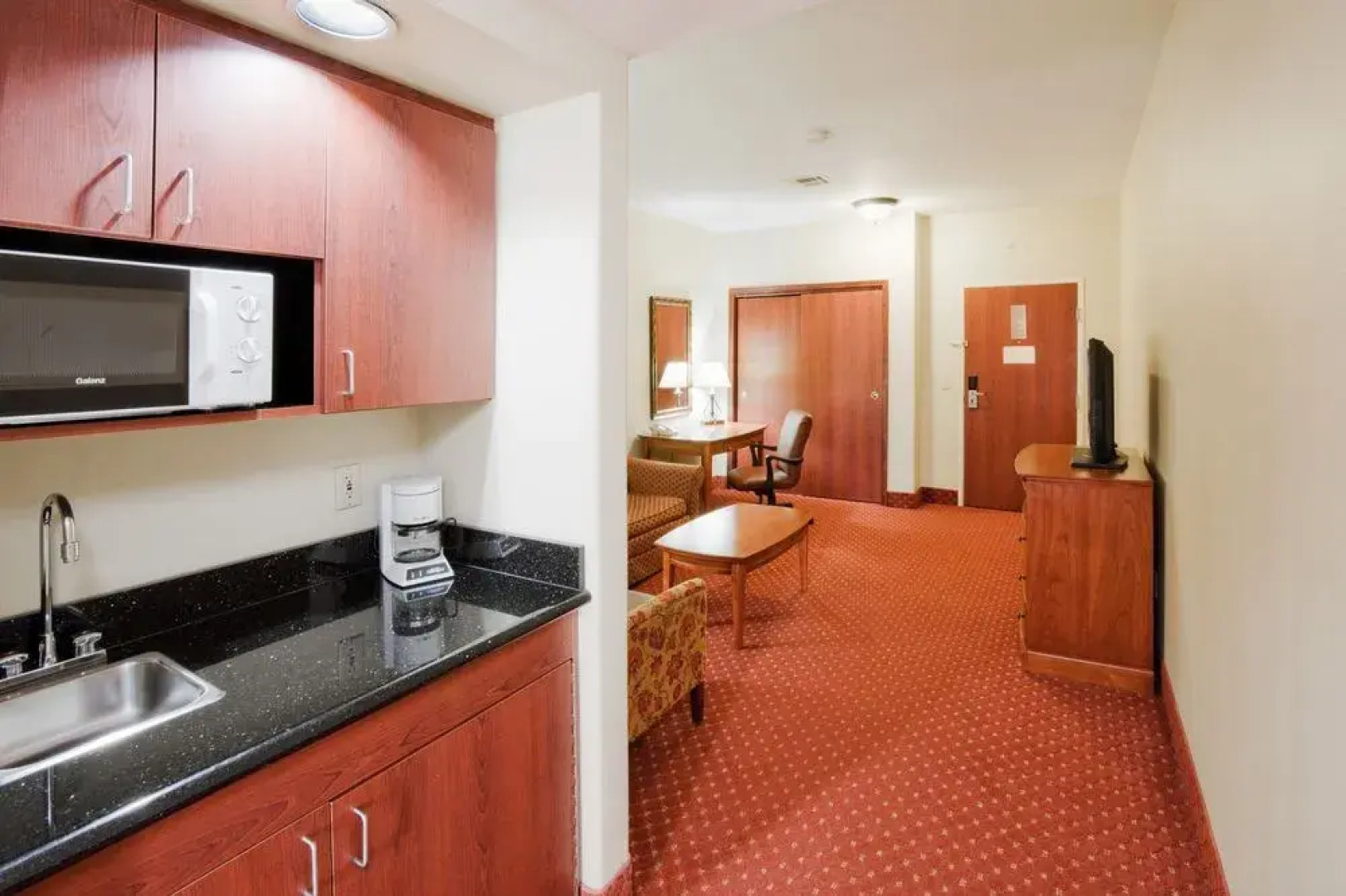 Oyo Townhouse Oklahoma City Airport