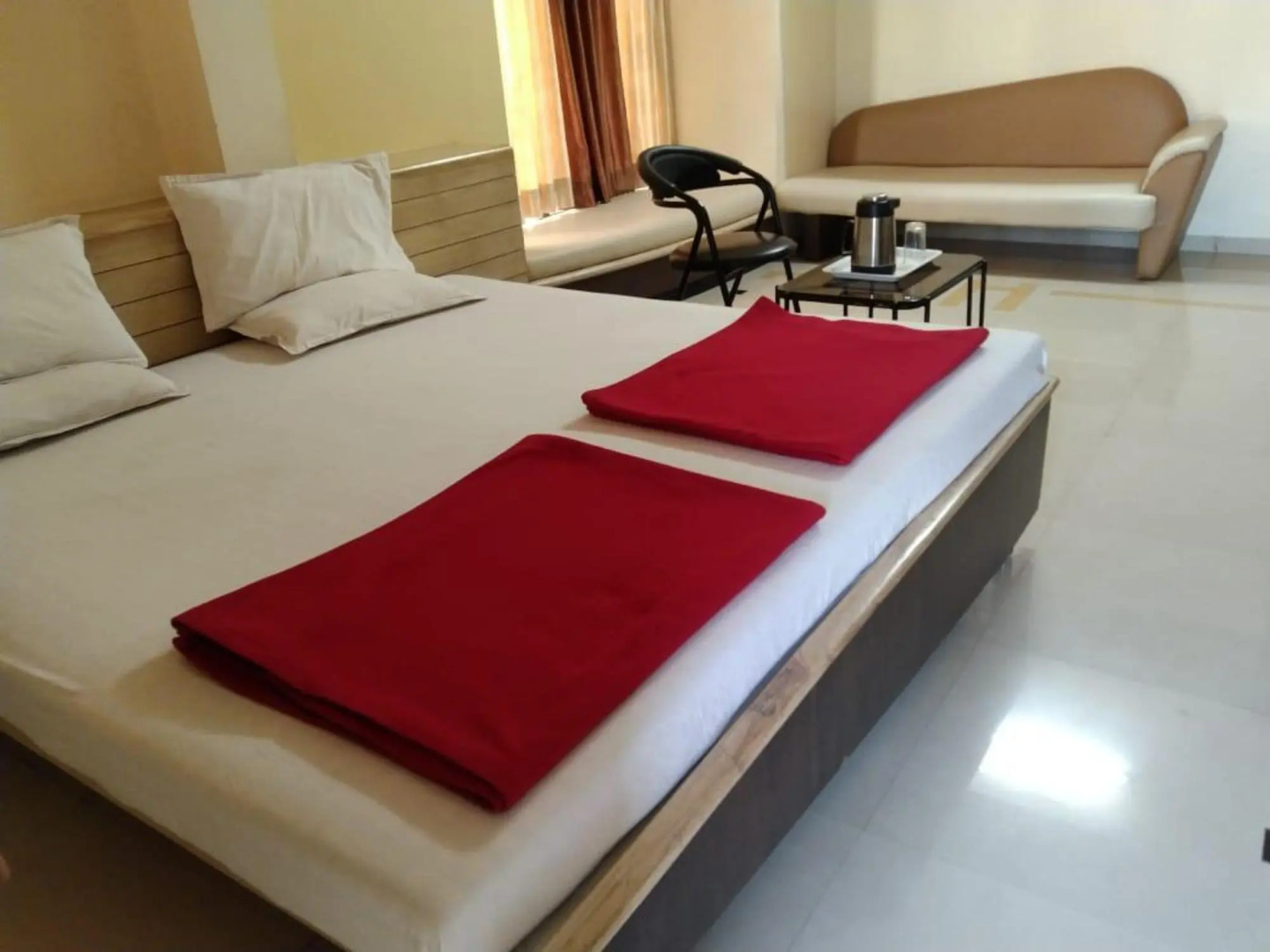 Hotel Aaditya Palace
