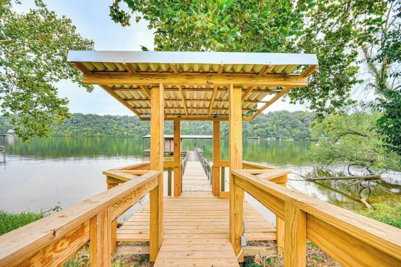 Cozy Cottage w/ Deck: Walk to Lake of the Ozarks!