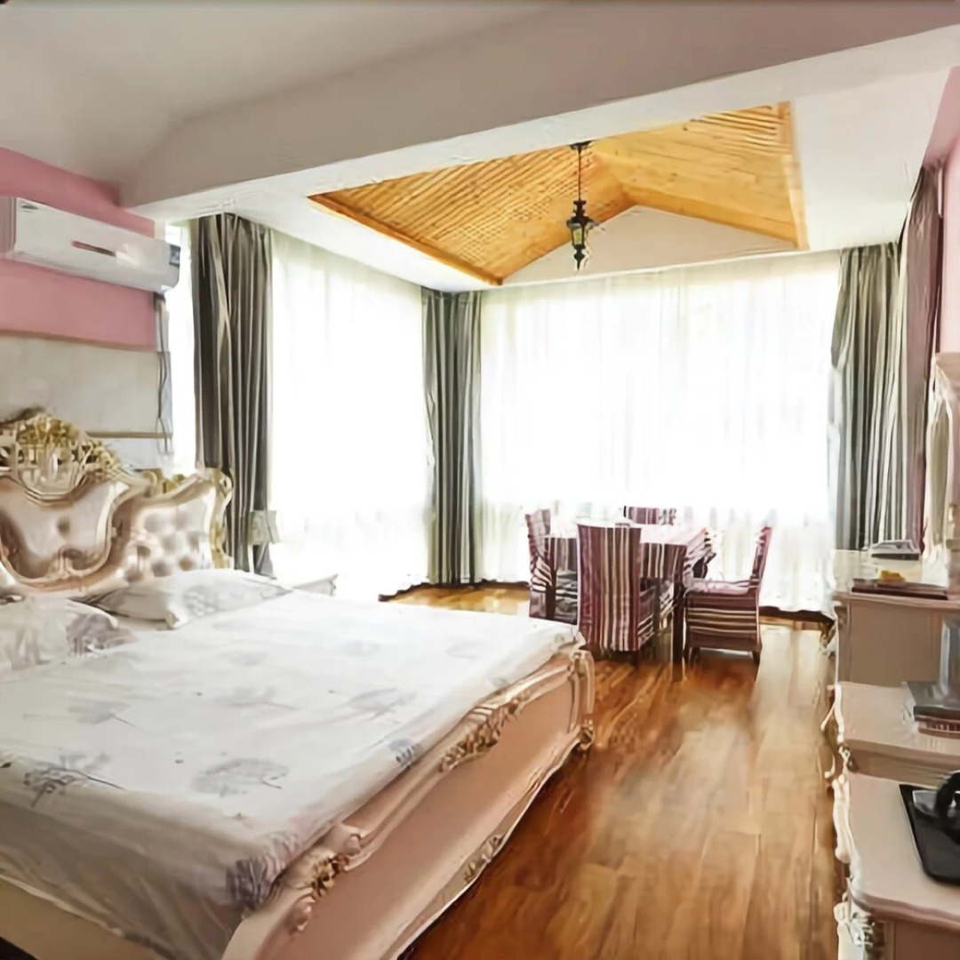 Hai Yue Holiday Hotel