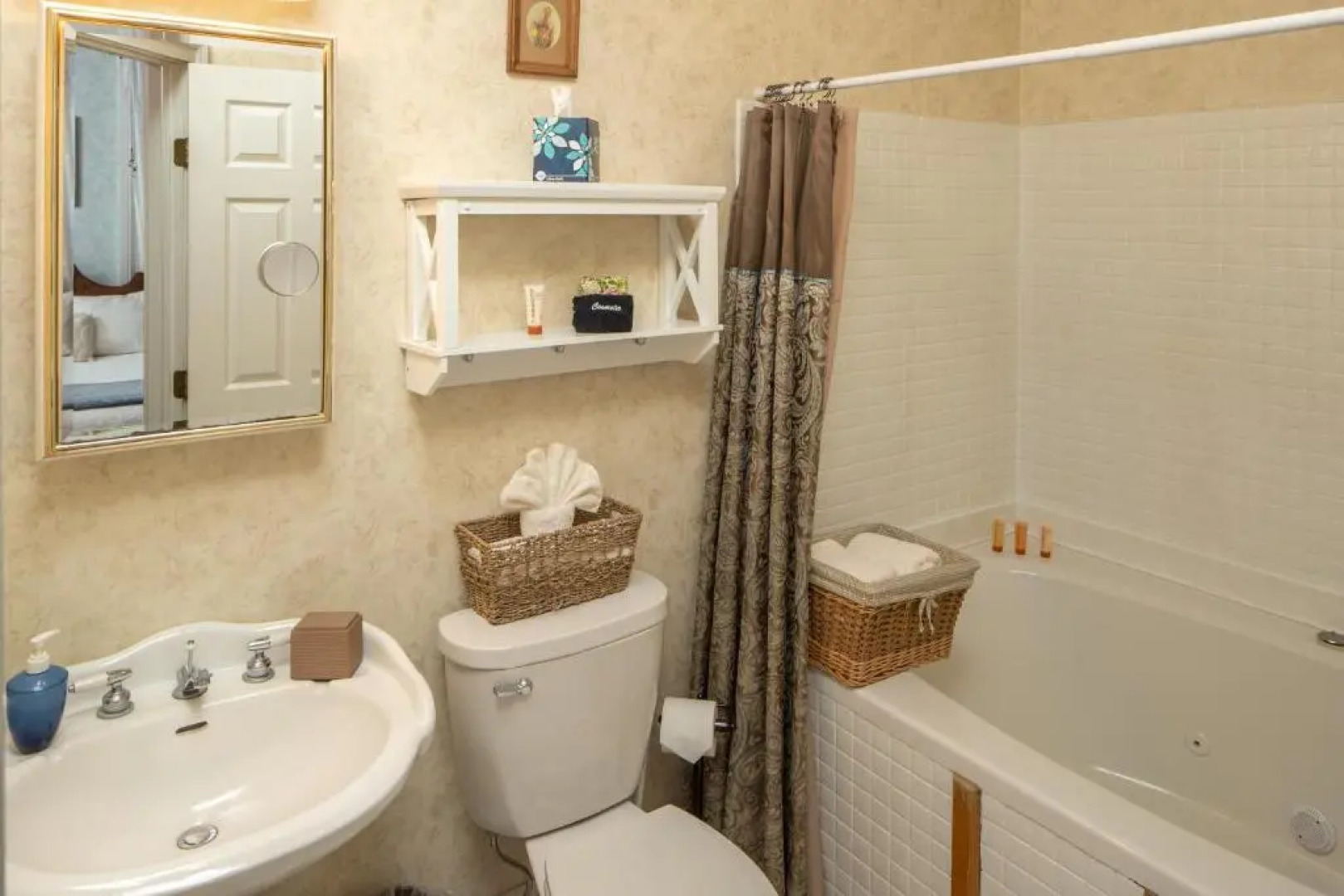 Cloran Mansion Bed & Breakfast