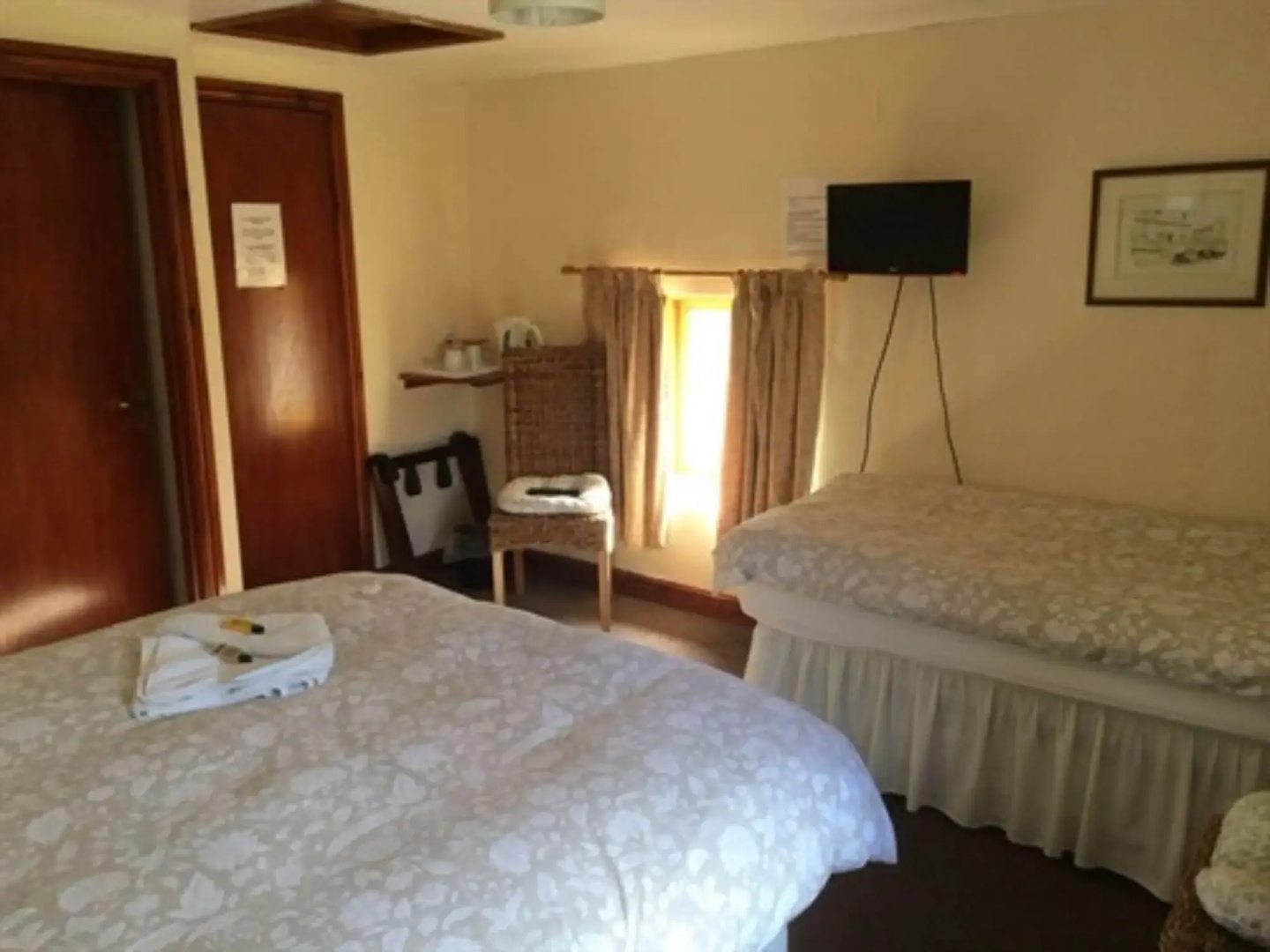The Fox & Hounds Inn