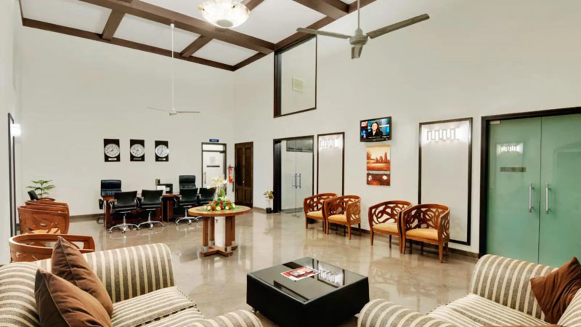 The Golden Suites & Spa