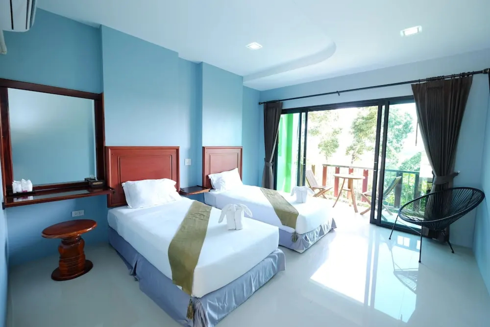 Barefeet Heaven Hill Naturist Resort