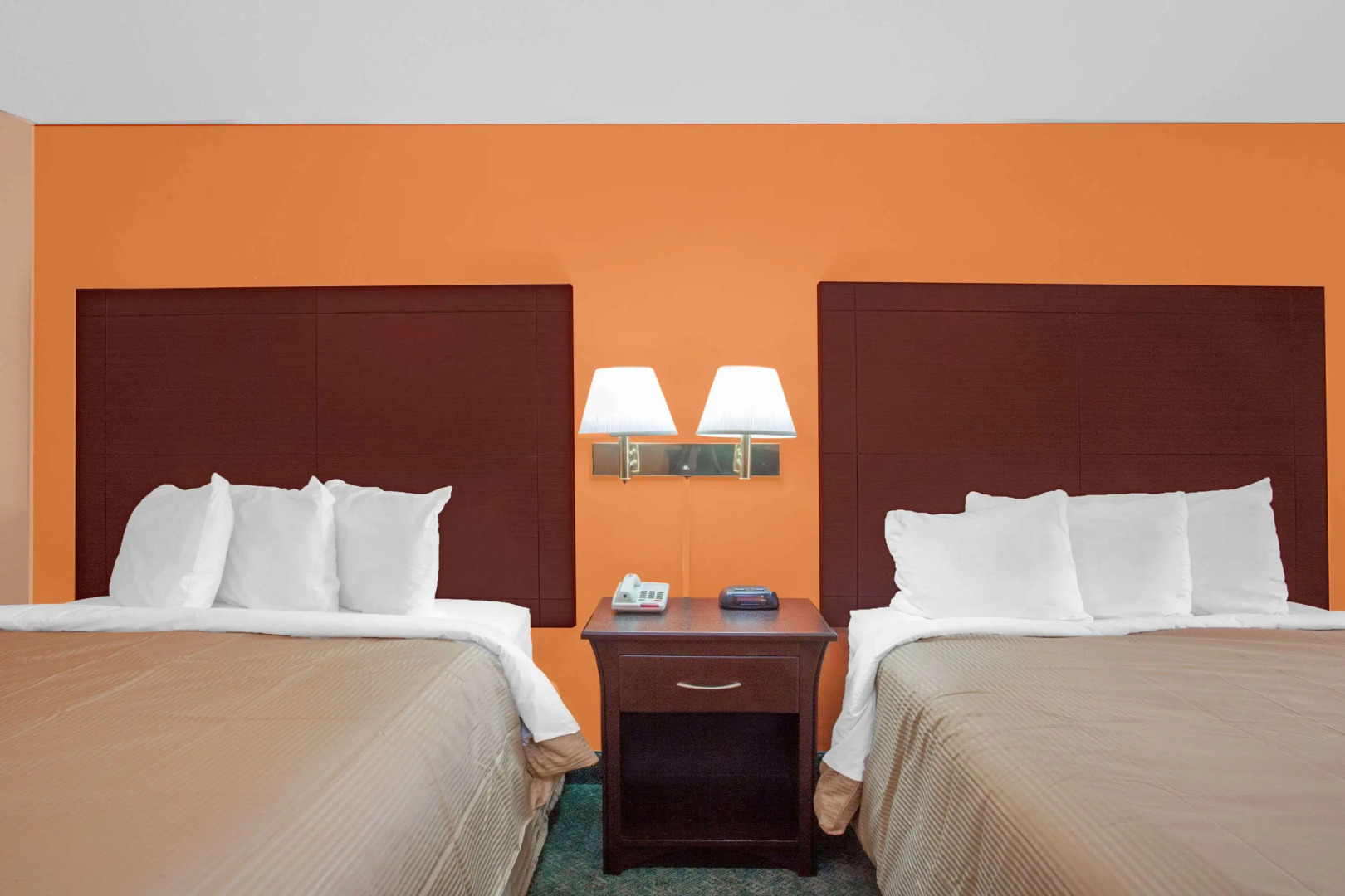 Days Inn by Wyndham Moulton