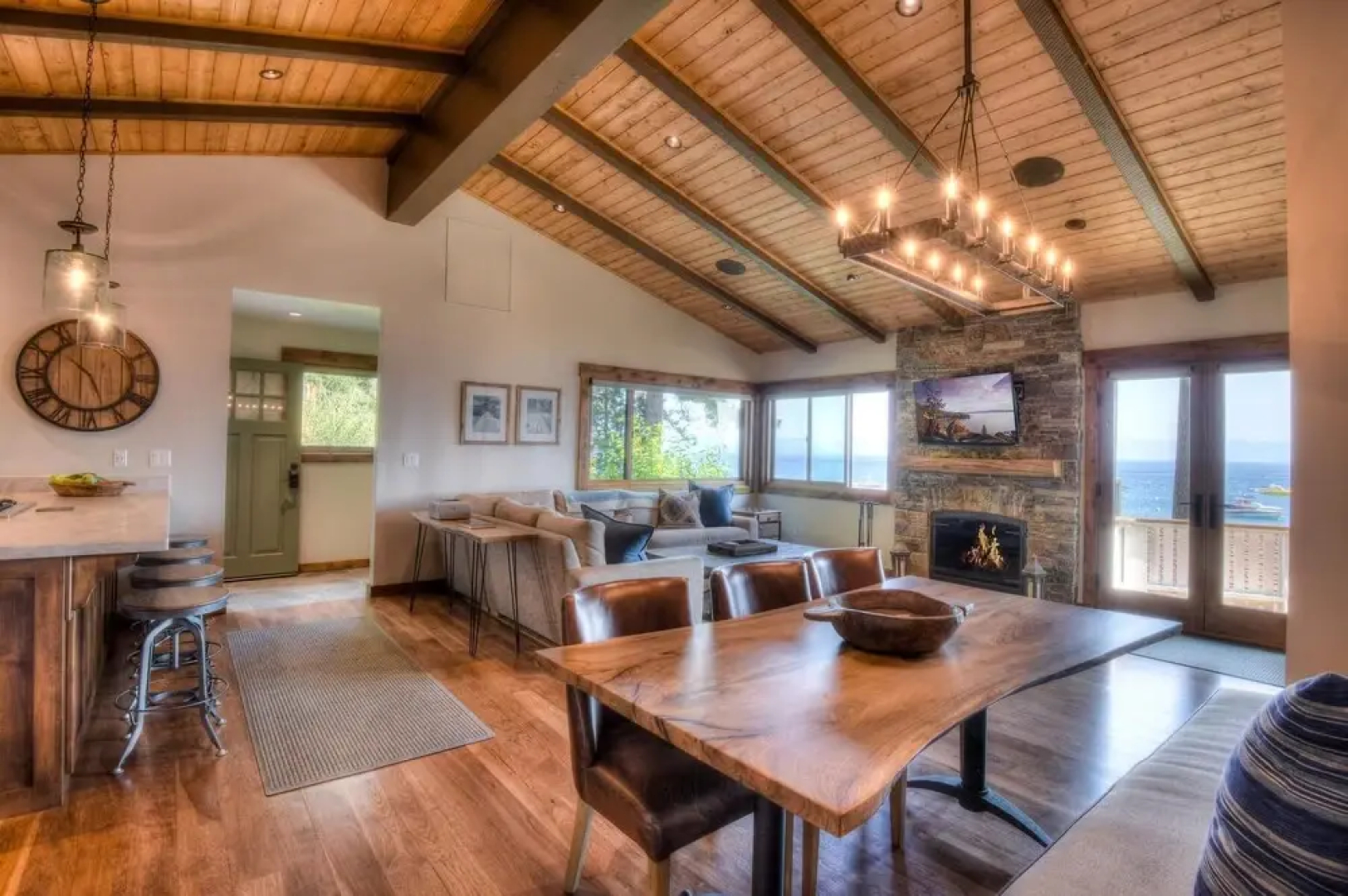 Waters Edge Jewel w/ Lake Views HOA Access!