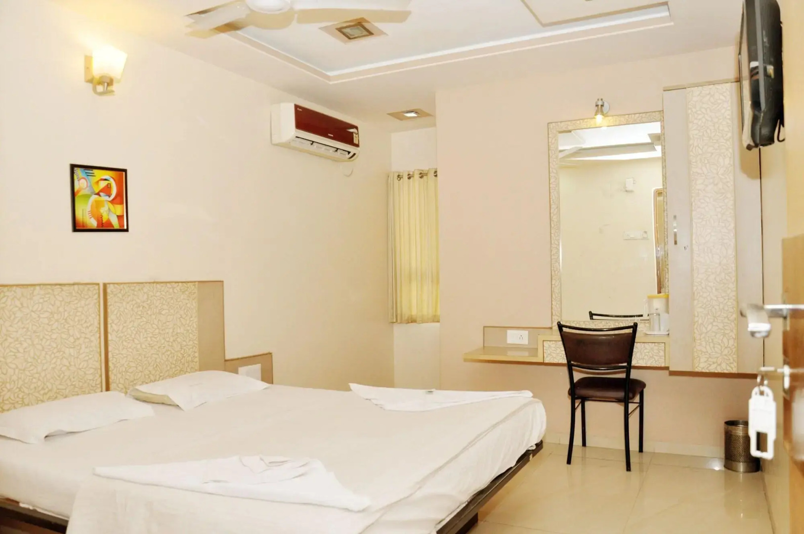 Hotel Sai Suraj Palace