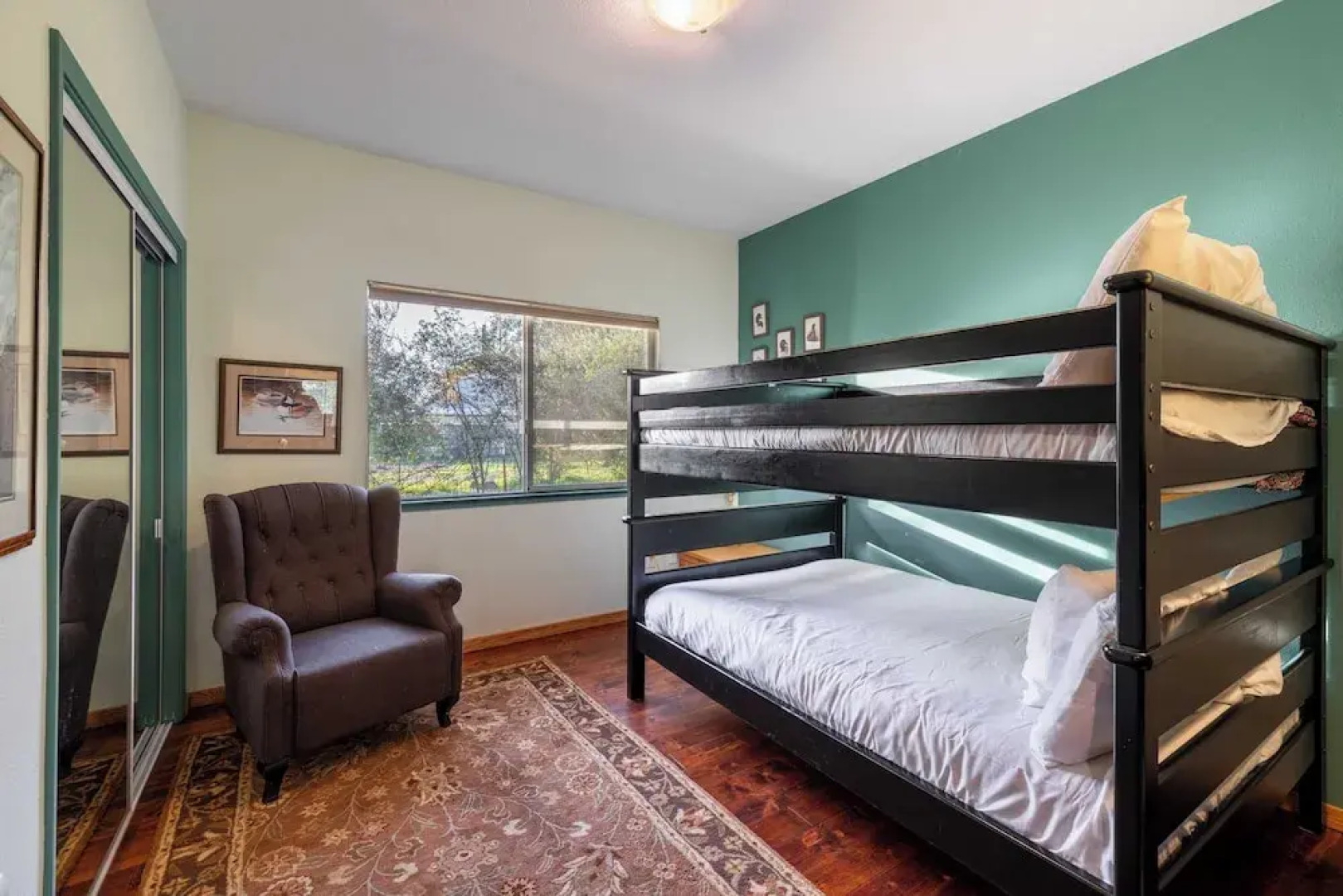 Valley of the Moon by Avantstay Tranquil Escape, Large Yard w/ Hot Tub & Fire Pit