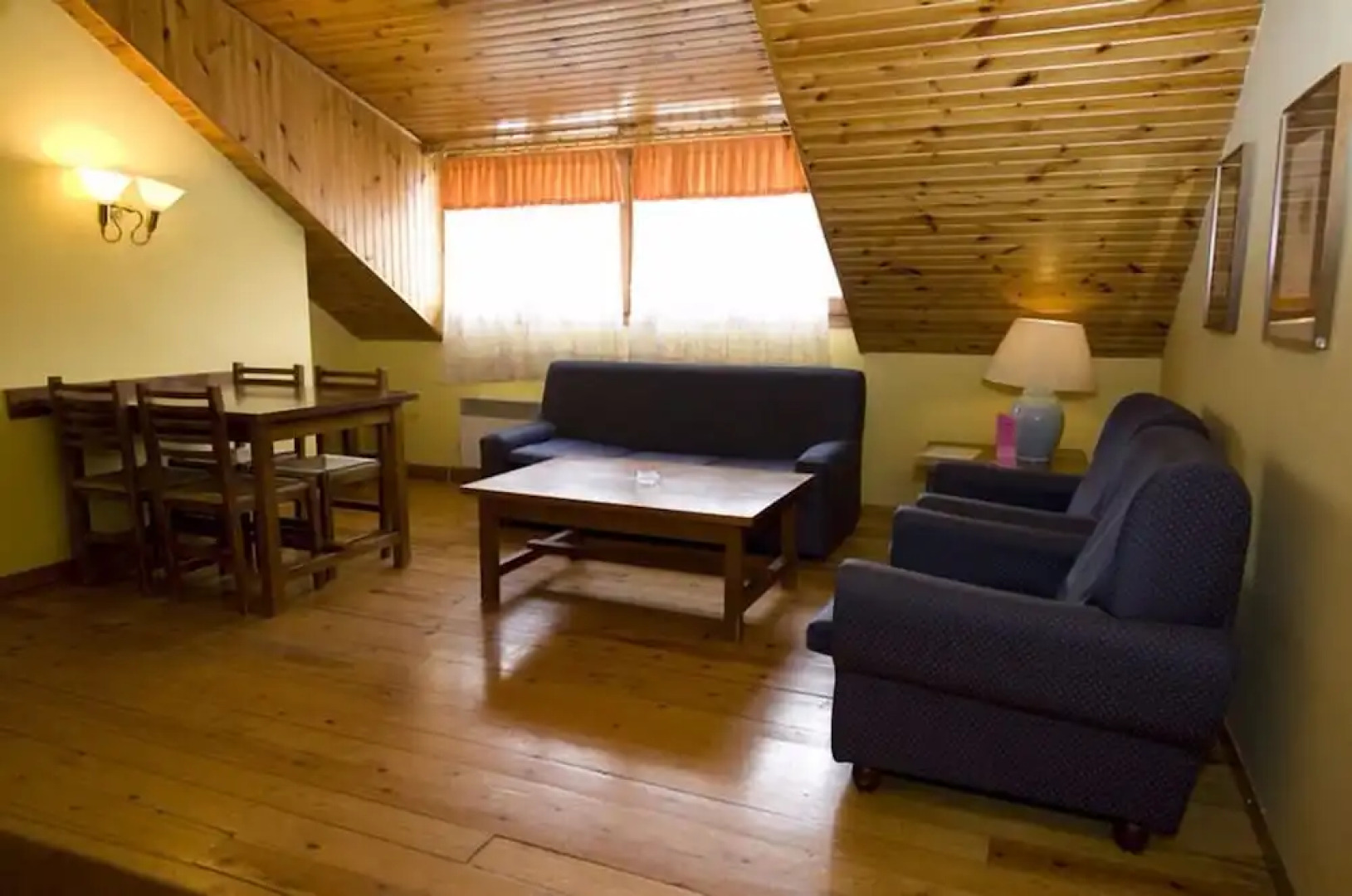 Apartamentos Pessets Adelaida