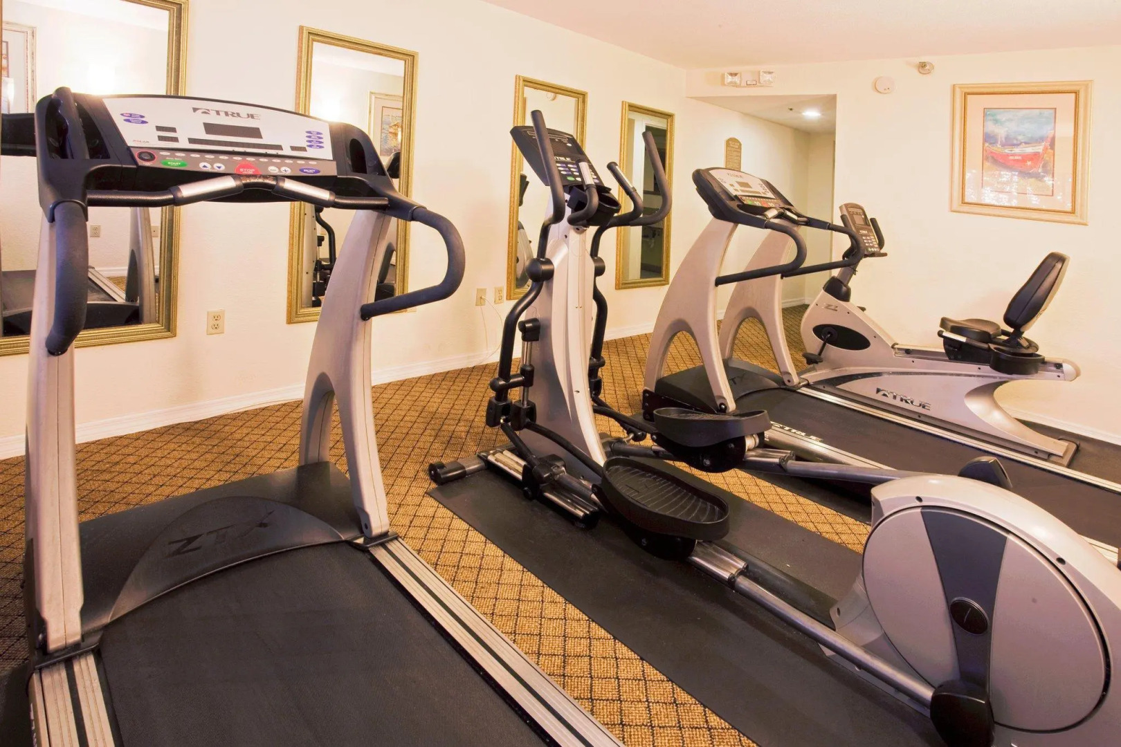 Holiday Inn Express & Suites Bradenton West by IHG