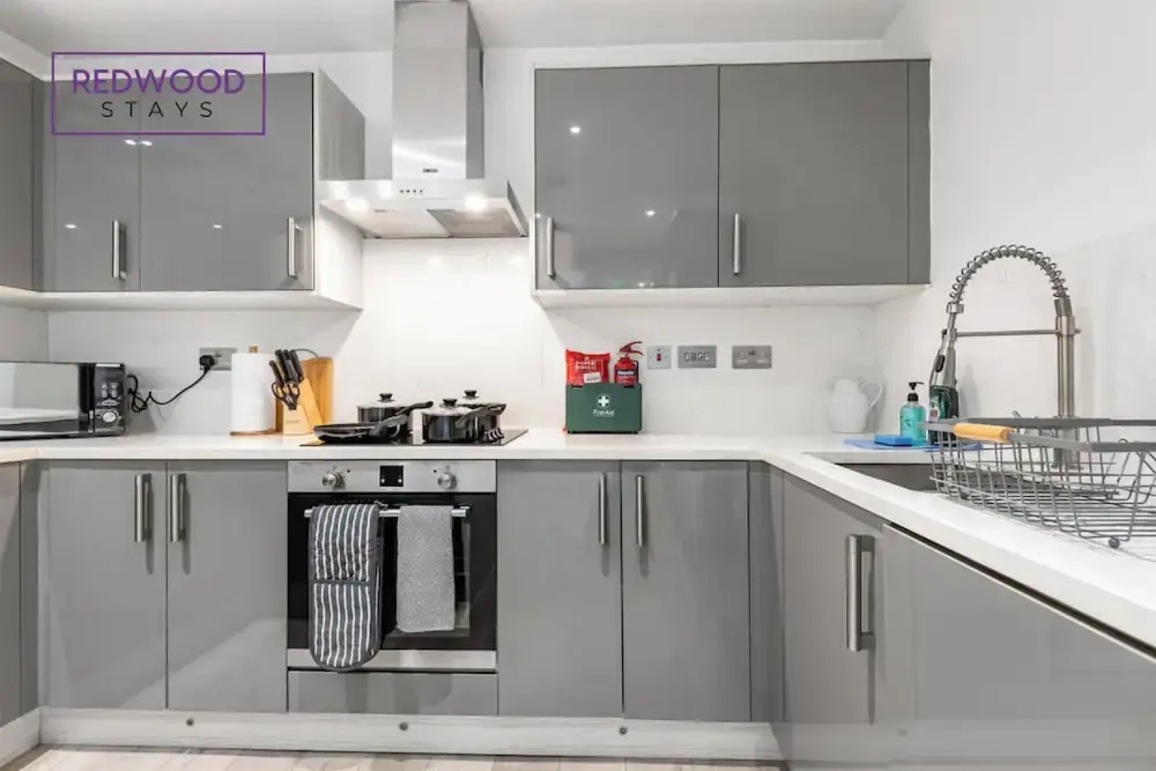 Ragan Court Apartments in Aldershot