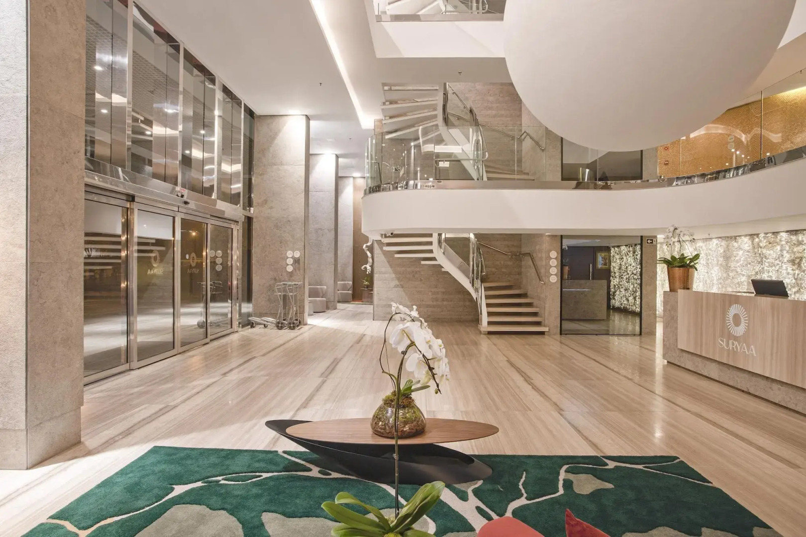 Suryaa Hotel Pinhais, Curio Collection by Hilton