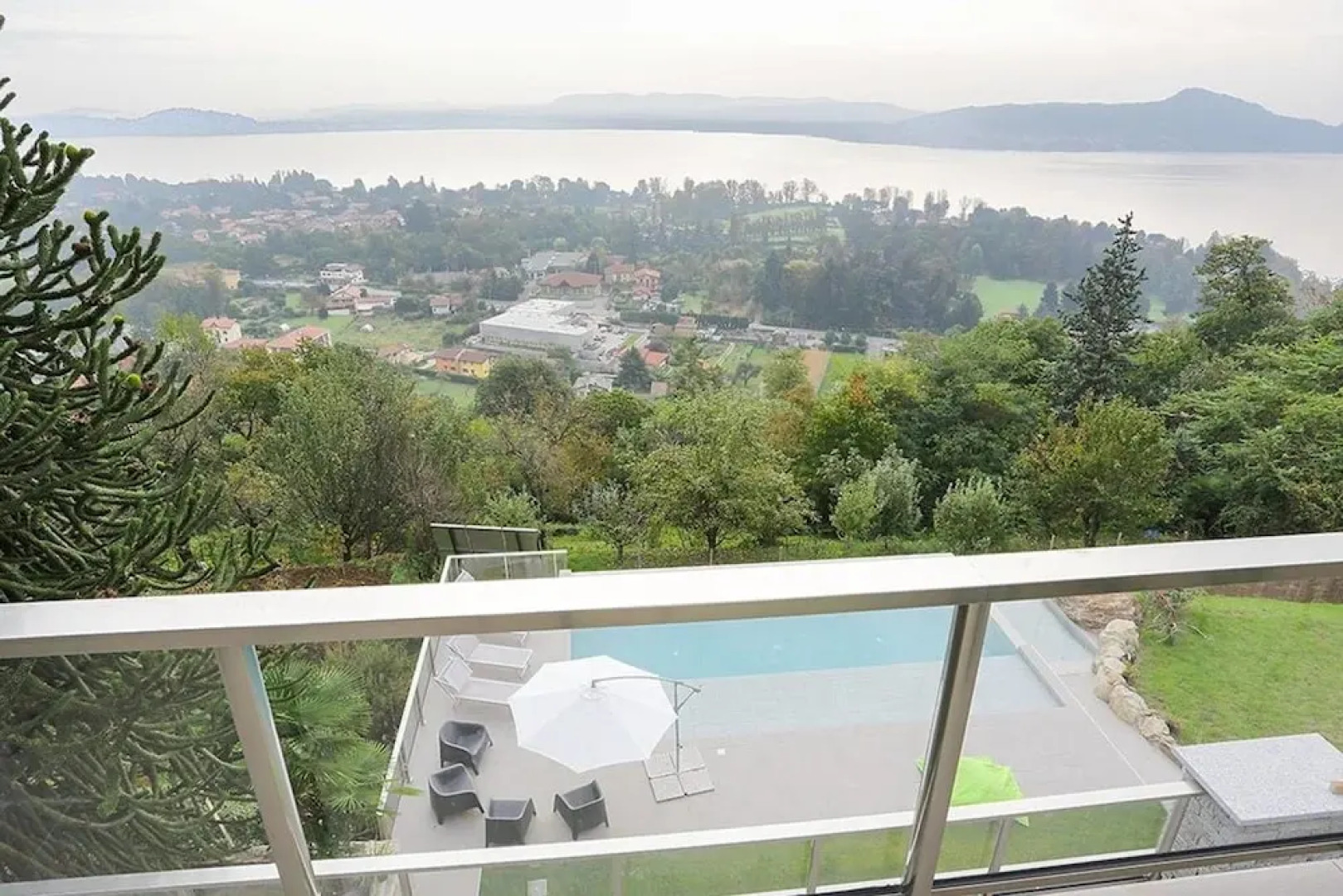 Stunning Family Friendly Italian Lakes 3 bed Villa With Pool, Wifi, Bbq, Lake Views