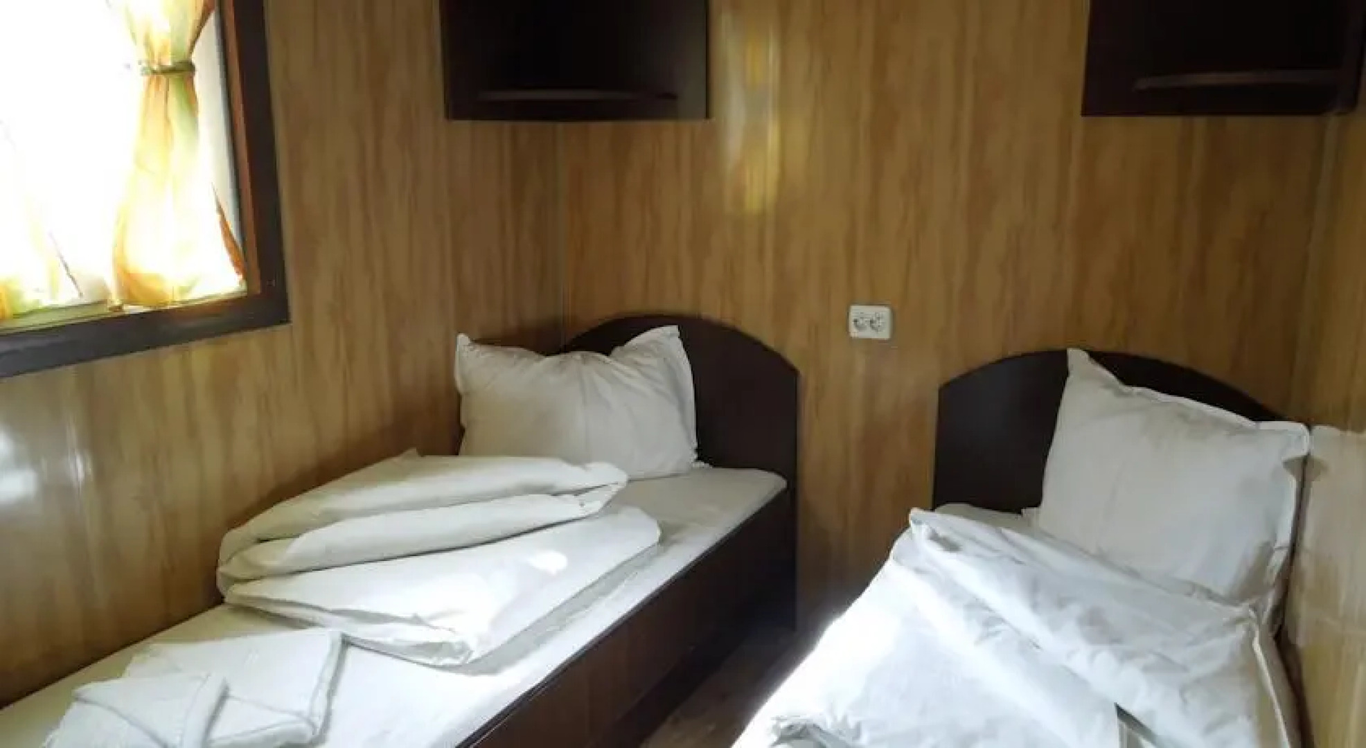 Hotel Plutitor Delta Ways