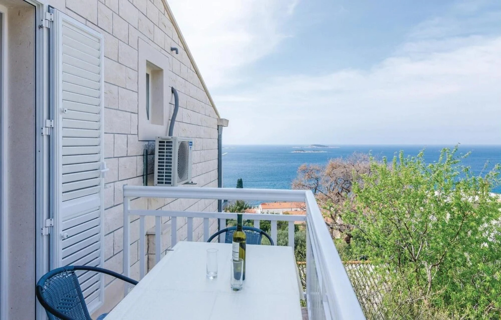 Awesome Home in Plat With Wifi and 1 Bedrooms