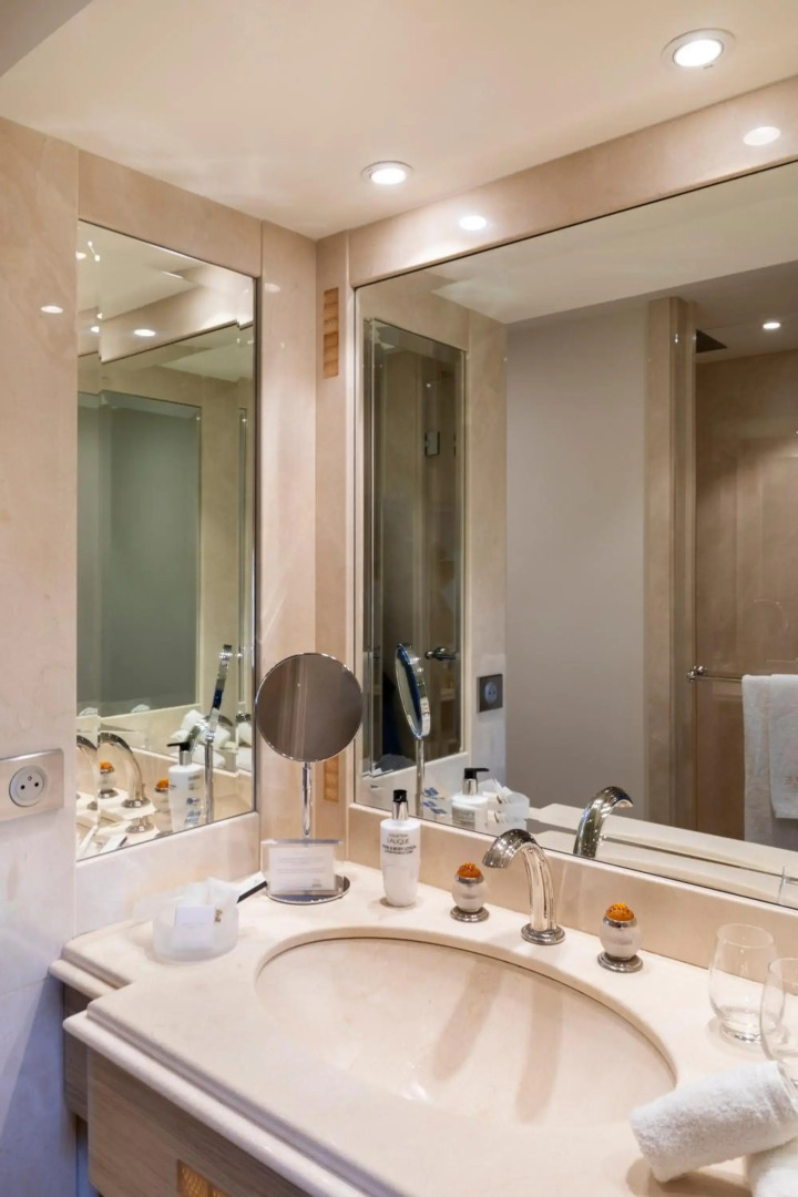 Château Lafaurie-Peyraguey Hôtel & Restaurant LALIQUE