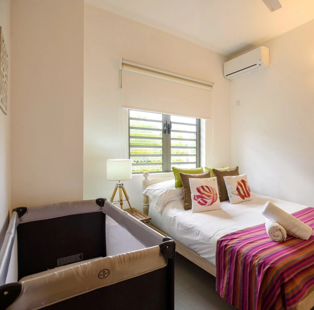 House With 3 Bedrooms in Roches Noires, With Wonderful sea View, Furni