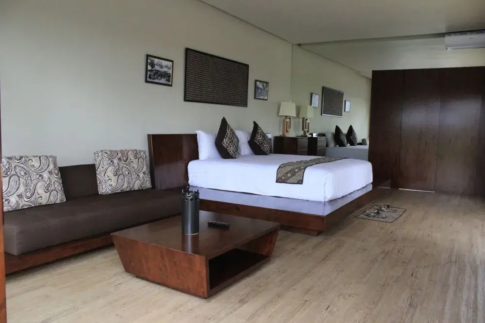 Senetan Villa and Spa Resort