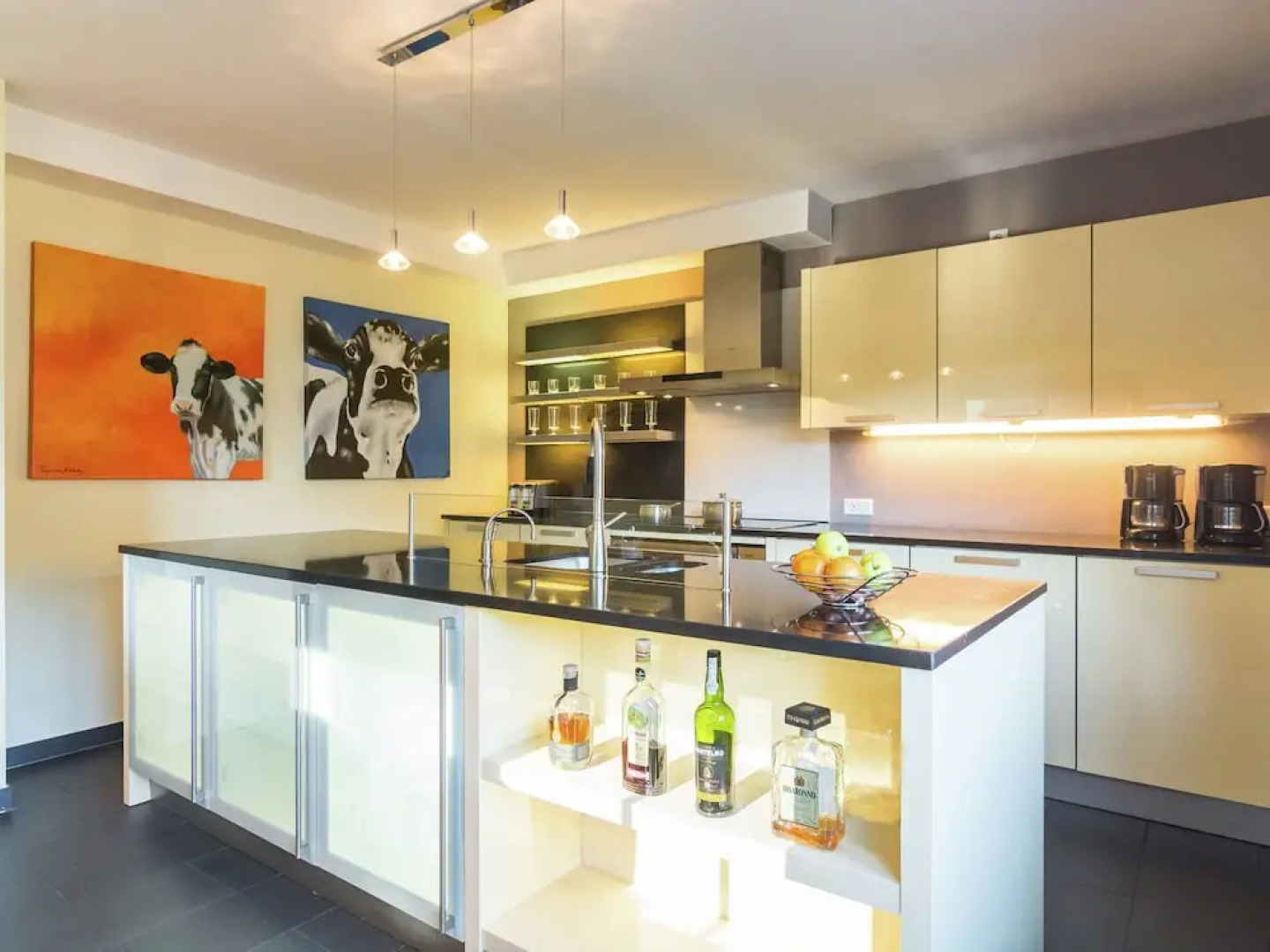 Beautiful Luxury 5 Star Chalet, 17 People With In-house Wellness Centre. A Winner!