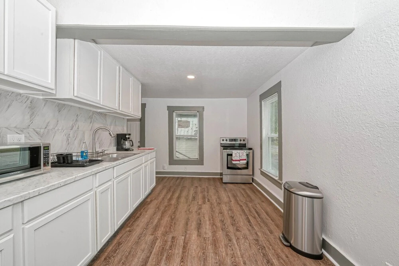 New Listing! Chillaxing in Texas City, Minimalist Home, Wifi, Close to Texas Museum