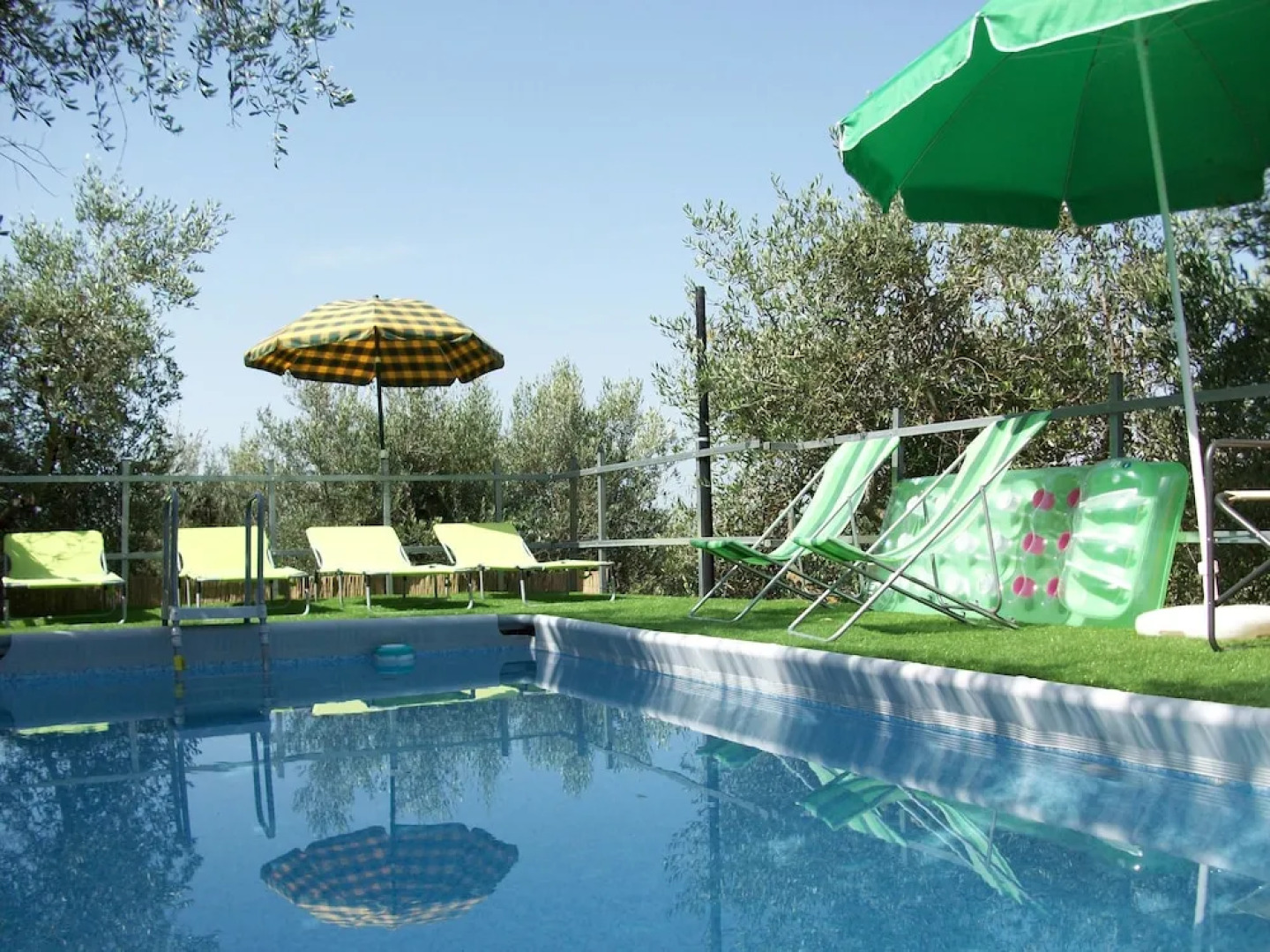 Villa Trasimeno with pool and lake view