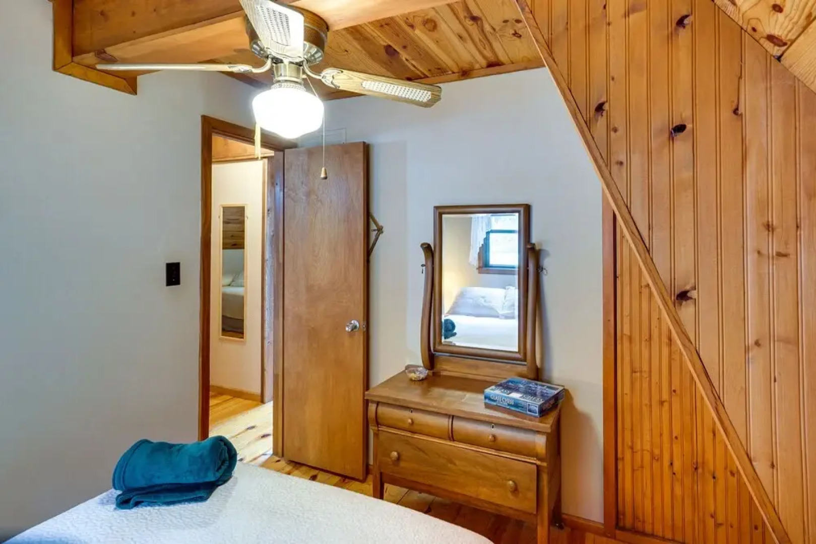 Lakefront Sunrise Beach Cabin w/ Private Dock!