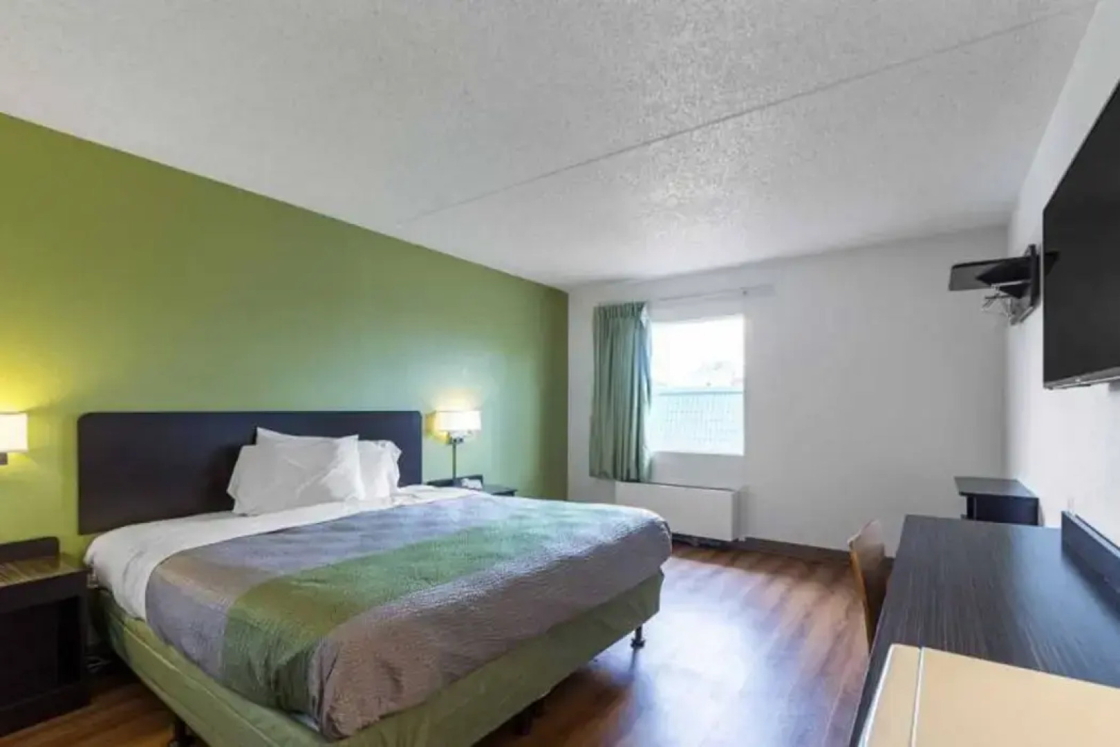 Motel 6 Warminster, PA