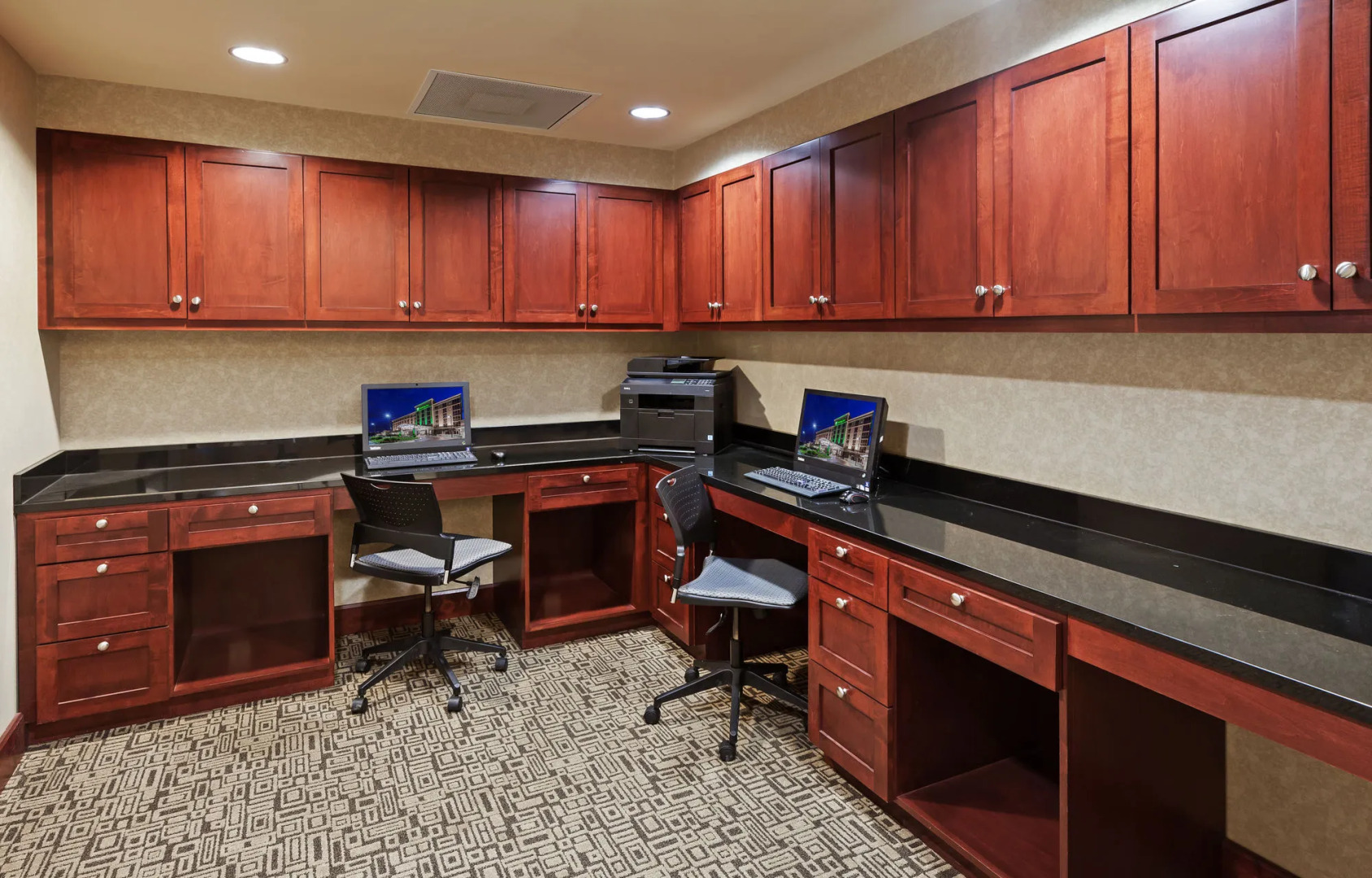 Holiday Inn Ardmore I-35 by IHG