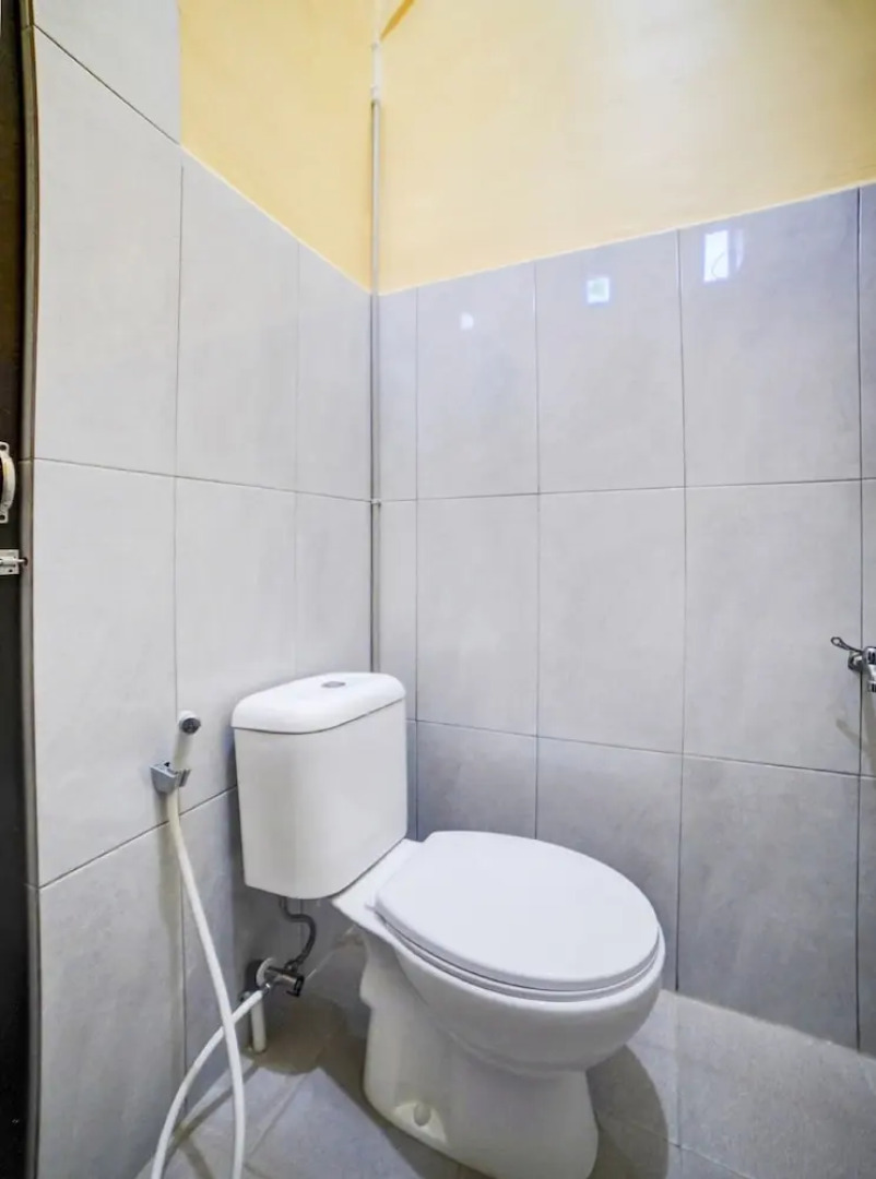 OYO 90773 Shine Guest House