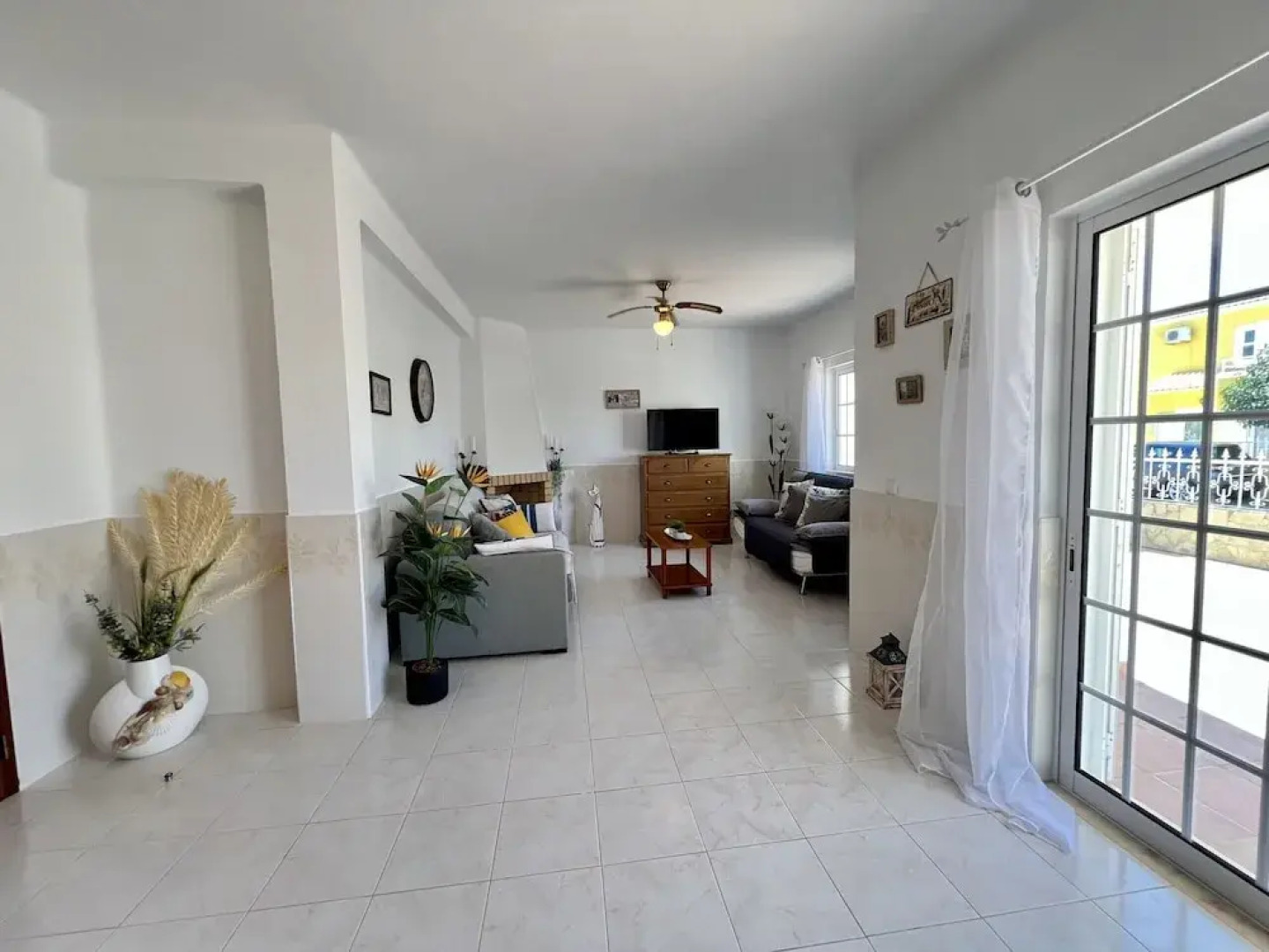 Pêra Stylish Villa With Pool by Homing