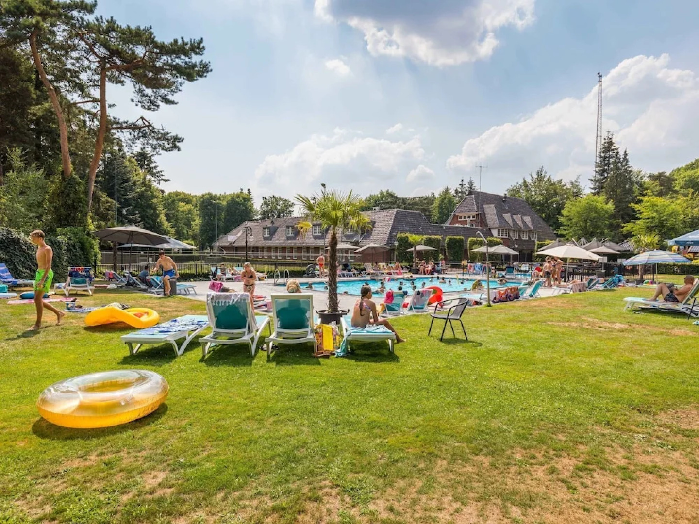 Comfy Chalet in a Holiday Park Near De Veluwe