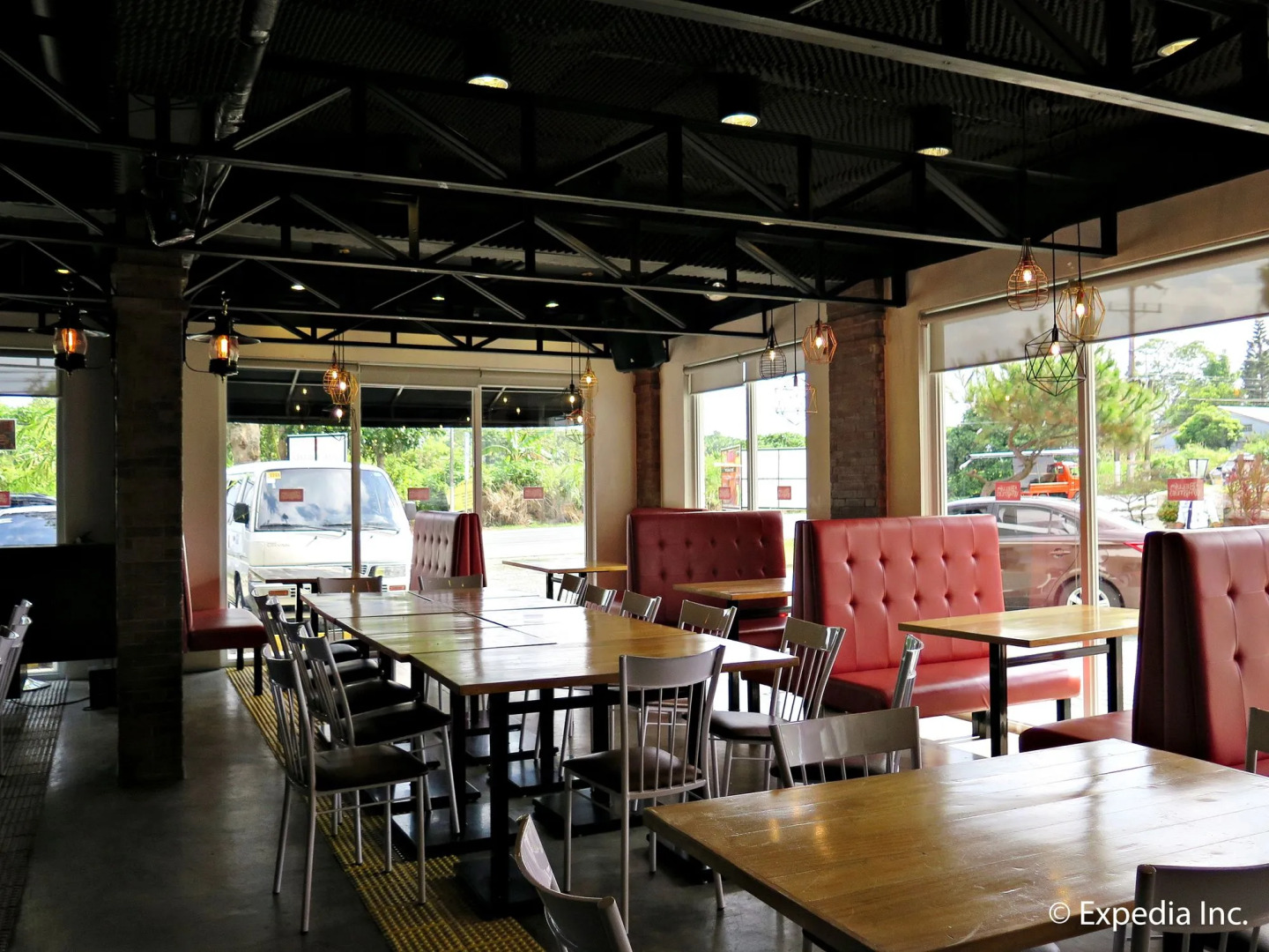 Capital O 642 The Junction Tagaytay